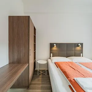bianca-apartment-2-top-location-rooftop-pool.vienna-besthotels.com/