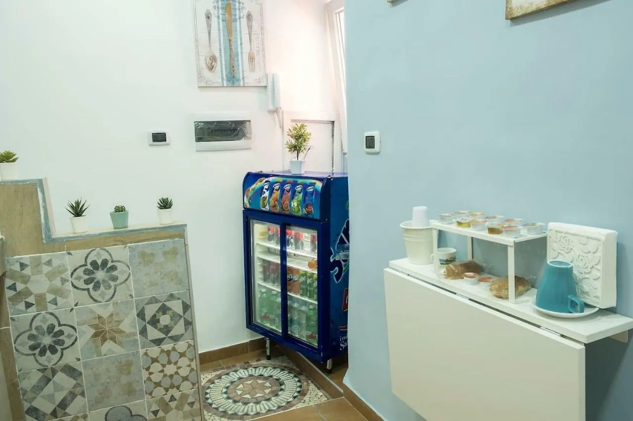 Little House Napoli Daire