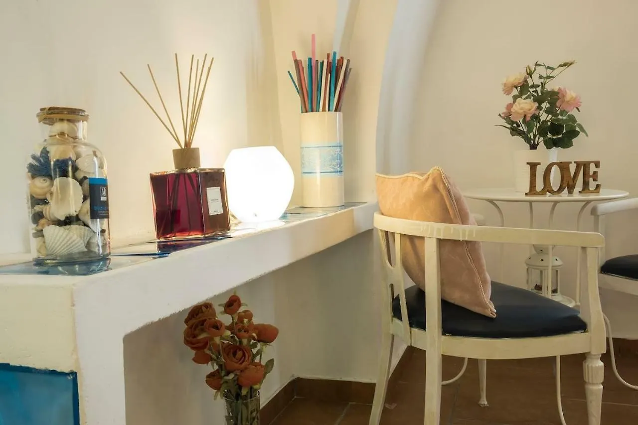 Little House Napoli Daire